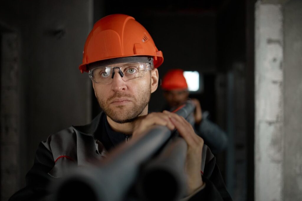 Codzienna praca inżyniera budownictwa wiąże się z podejmowaniem wielu decyzji technicznych i organizacyjnych, które mogą stać się przedmiotem roszczeń